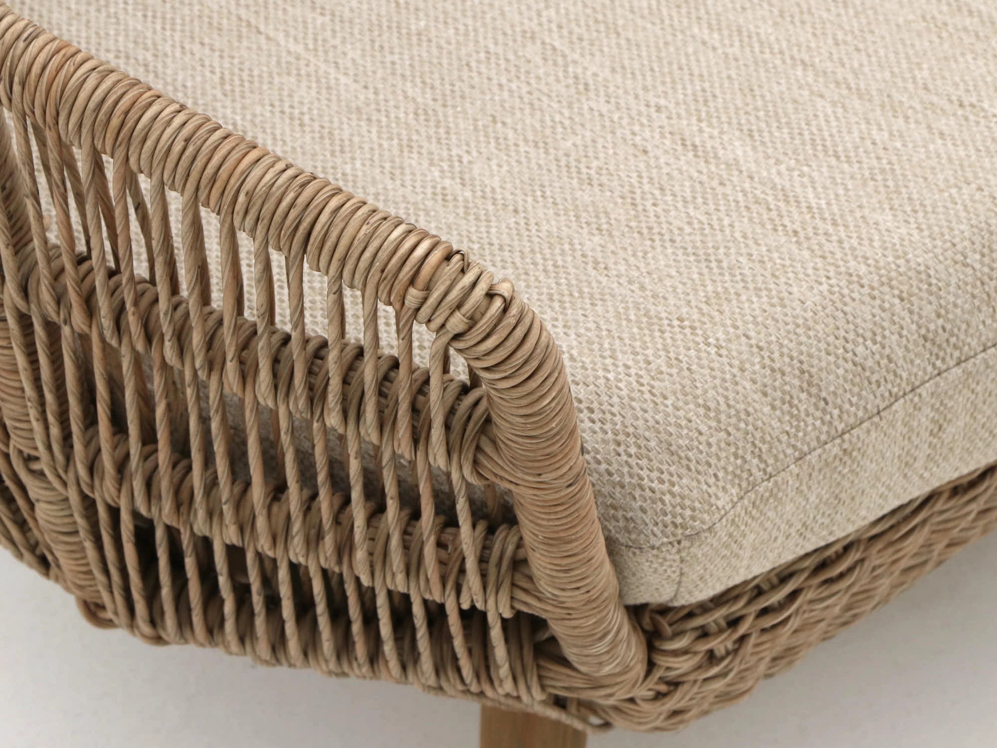 Mayfair armrest close-up – tightly braided HDPE rope finish by Outdoor Studio
