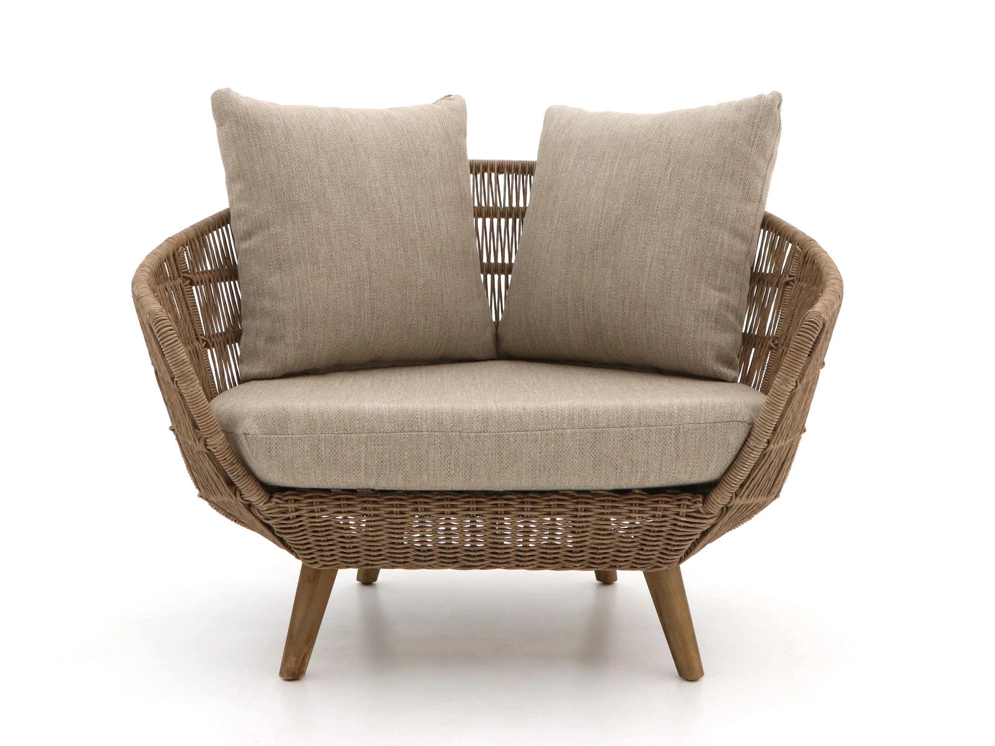 Single-seater chair from Mayfair rope outdoor collection – Outdoor Studio design