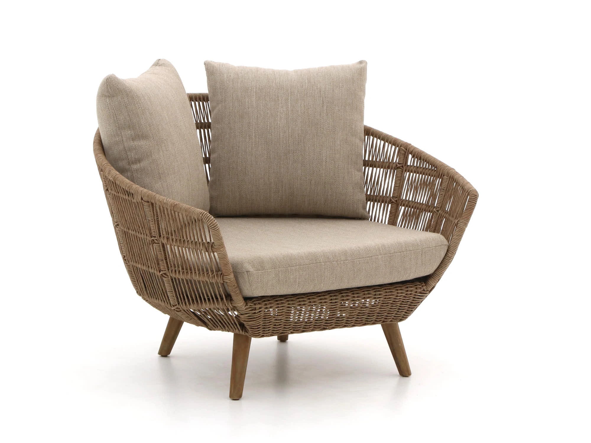 Single-seater chair from Mayfair rope outdoor collection – Outdoor Studio design