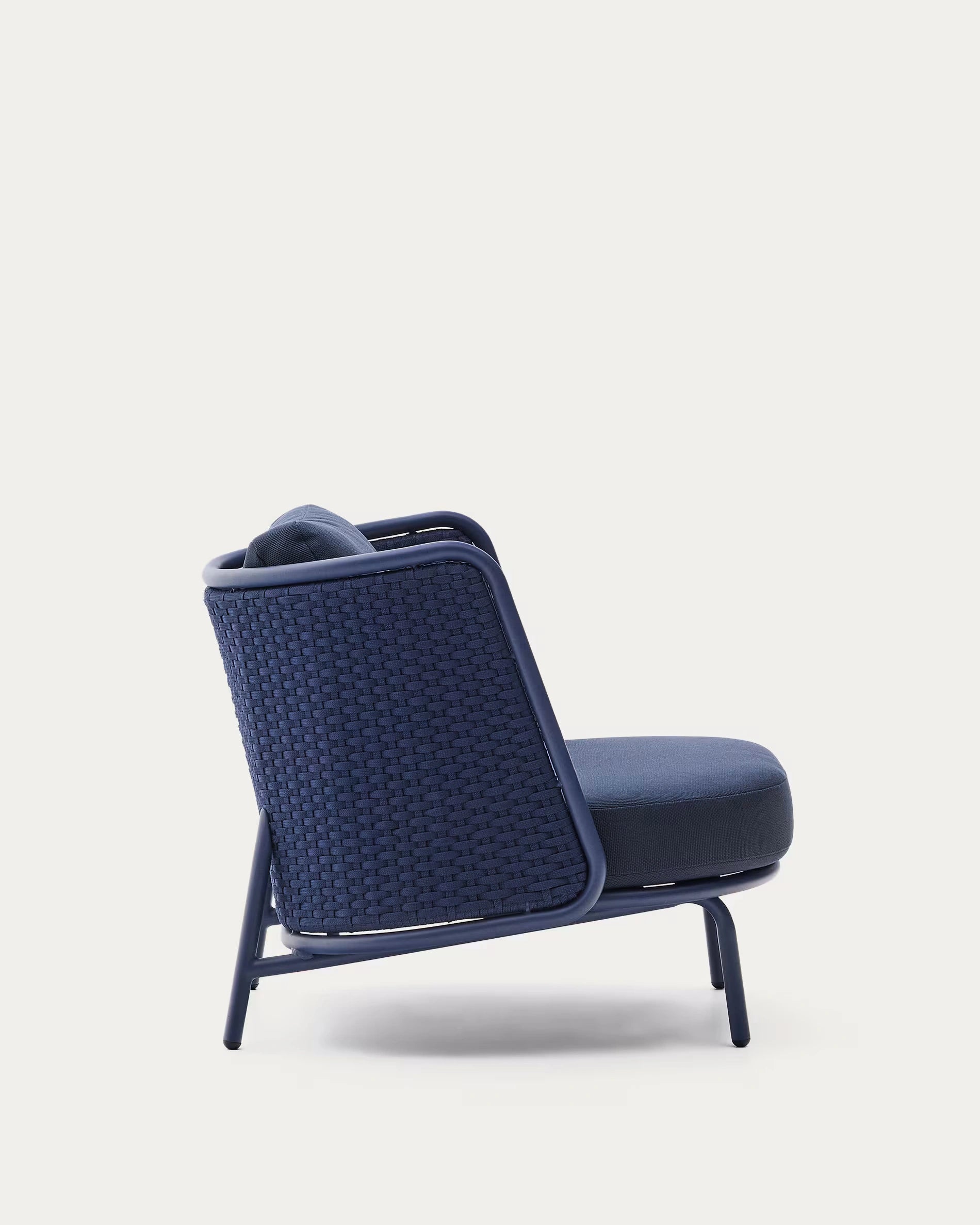 Premium outdoor single seater with rope weave by Outdoor Studio