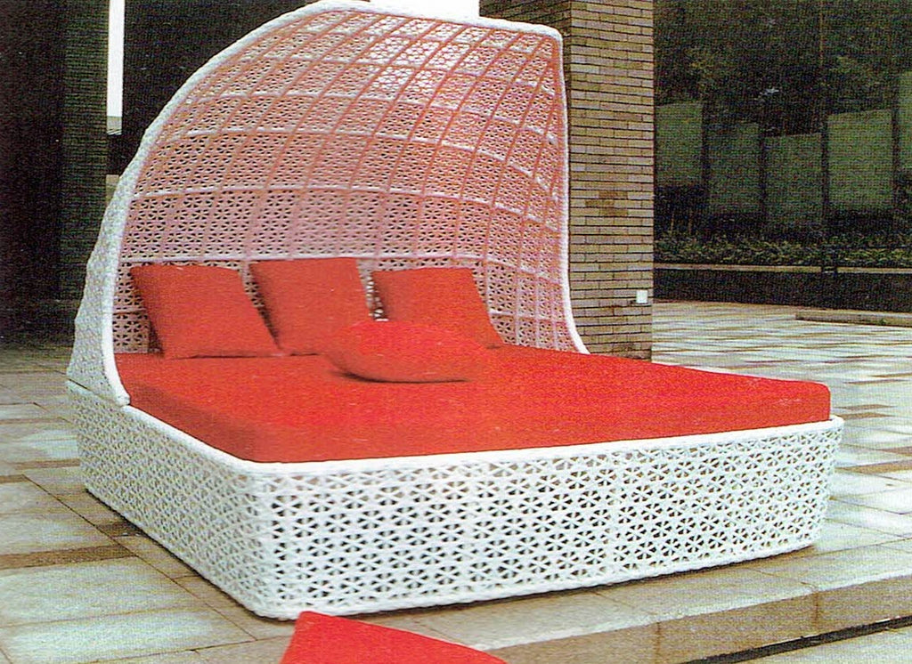 Ellington Outdoor Bed - Wicker World