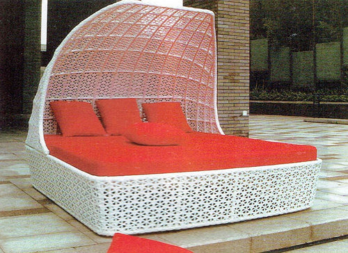 Ellington Outdoor Bed