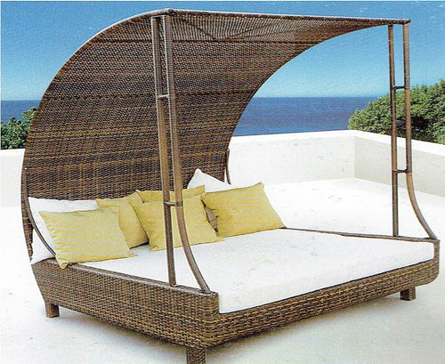 Eustace Outdoor Bed
